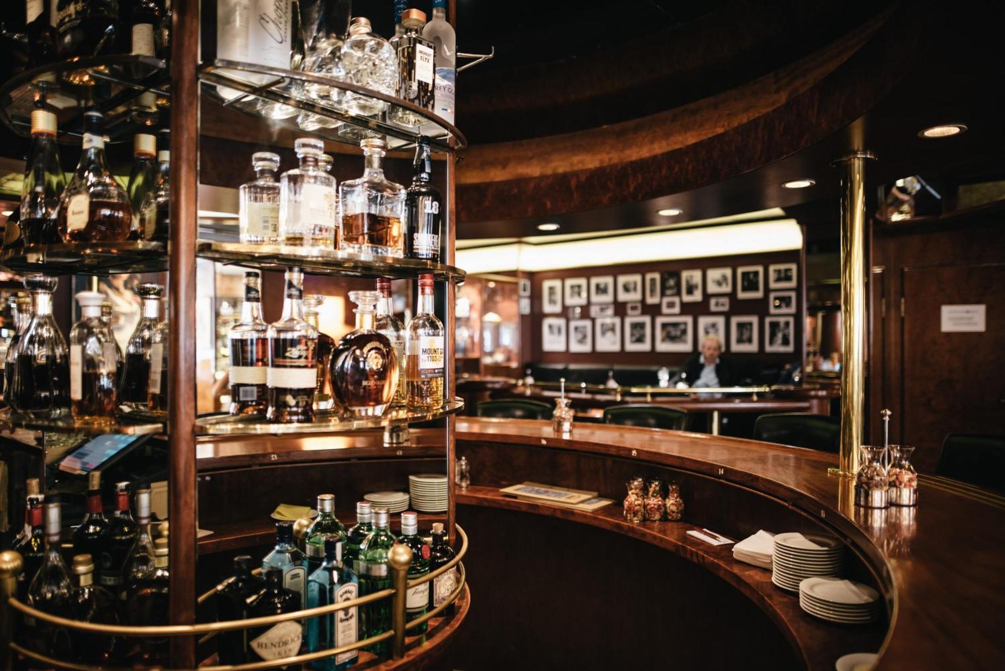 Grand Elysee Αμβούργο Εξωτερικό φωτογραφία The bar at the Savoy