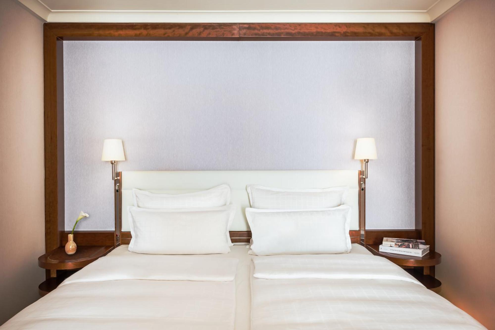 Grand Elysee Αμβούργο Εξωτερικό φωτογραφία A bedroom at the hotel